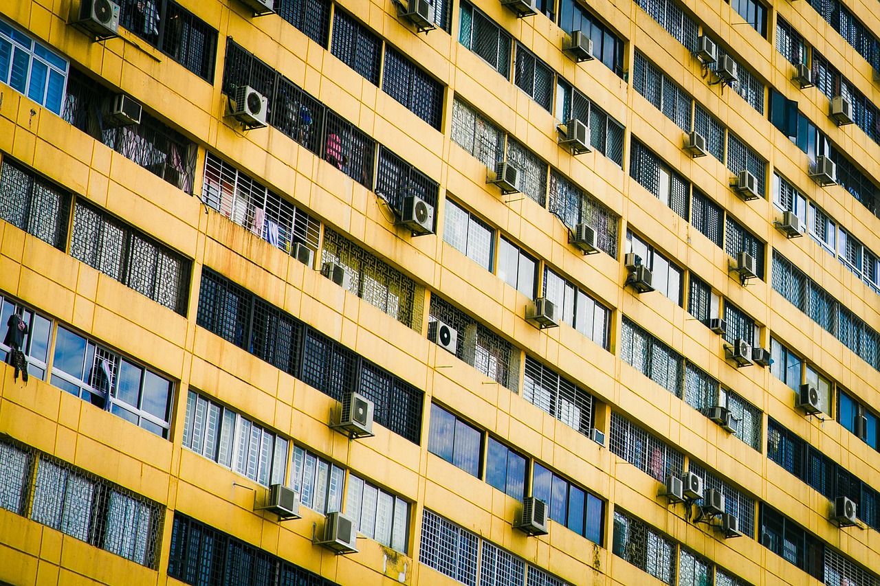 Zaufaj profesjonalistom: Dlaczego warto inwestować w profesjonalne sprzątanie biura?